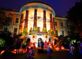 Trump and First Lady host Halloween trick-or-treating at White House
