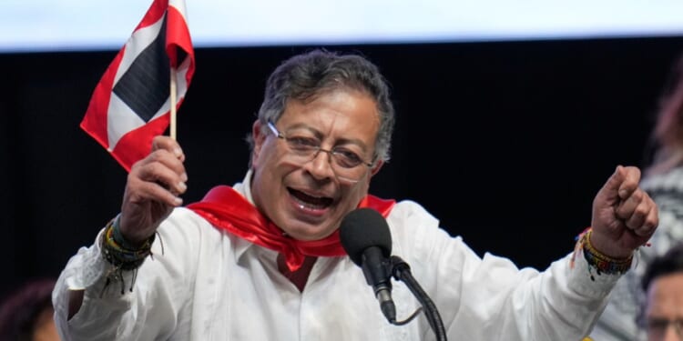 Trump sanctions 'illegal drug dealer' Colombian President Gustavo Petro