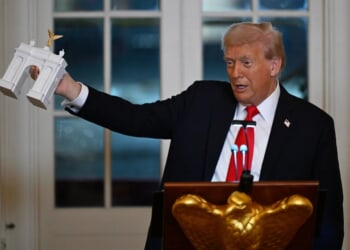 Trump unveils plans for 'Independence Arch' at DC donor dinner