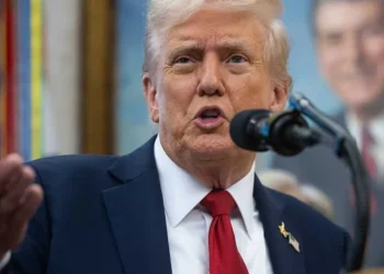 'War from within': ICE agents descend from helicopters to nab suspected TDA gangsters in Chicago apartment