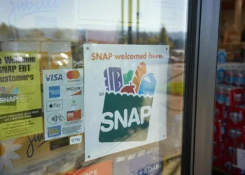 What happens if SNAP payments stop on Nov. 1? 