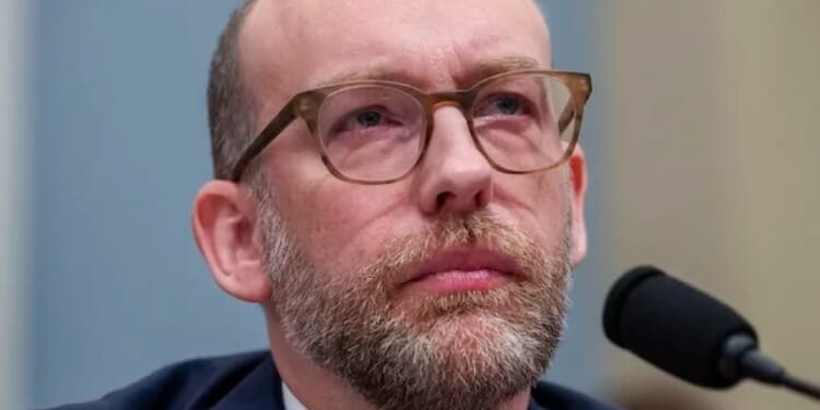 White House announces federal government layoffs have begun