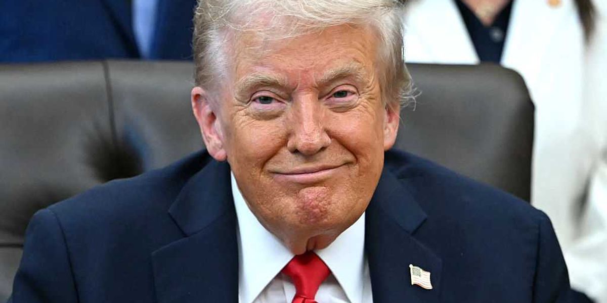 White House trolls Democrats with highlights of prior administrations' scandals amid liberal furor over East Wing renovation