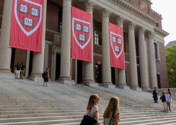 2 suspects flee 'intentional' 3 a.m. explosion at Harvard Med School