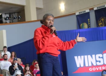 Earle-Sears rallies Loudoun County voters ahead of Election Day