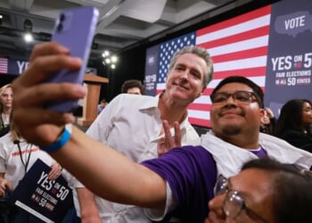 Newsom and Harris rally Proposition 50 supporters ahead of special election