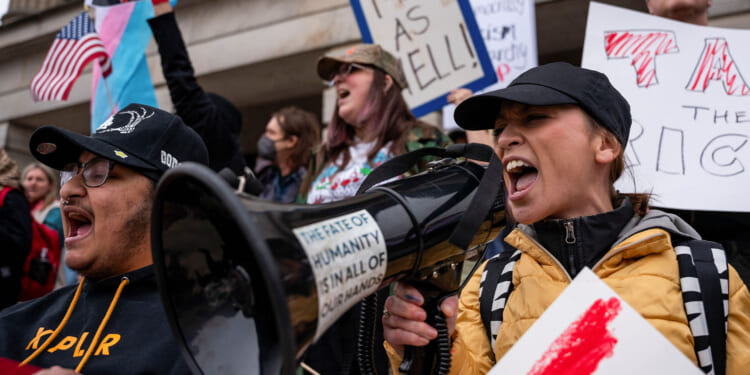 The Revolutionary Mood in America Is Getting Worse