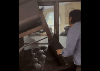 Video: Jewish Students at a Toronto University Barricade Themselves Against Islamist Rioters Trying to Lynch Them