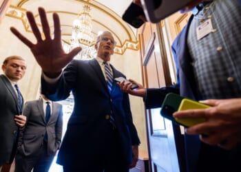 Shutdown talks backslide as Democrats dig in with new offer