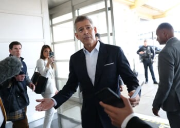 Air traffic controllers say FAA’s 10% flight cuts won’t ease shutdown strain