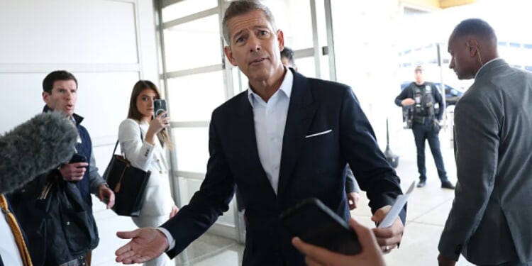 Air traffic controllers say FAA’s 10% flight cuts won’t ease shutdown strain