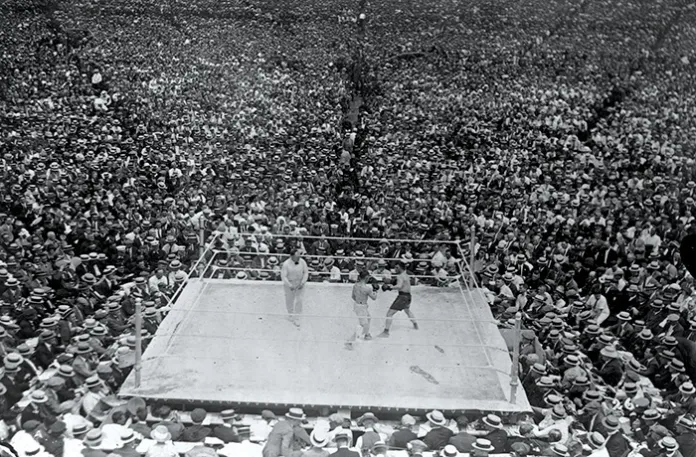 A huge crowd watches the heavyweight title fight between Jack Dempsey and Georges Carpentier in 1921. (Library of Congress/Corbis/VCG via Getty Images)