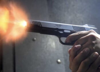 Video: Masked smash-and-grab robbers don't look so scary when jewelry store owner pulls his gun and opens fire