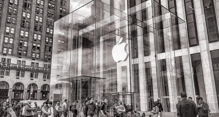 Apple News Censors Right-Leaning Media for Entire Week