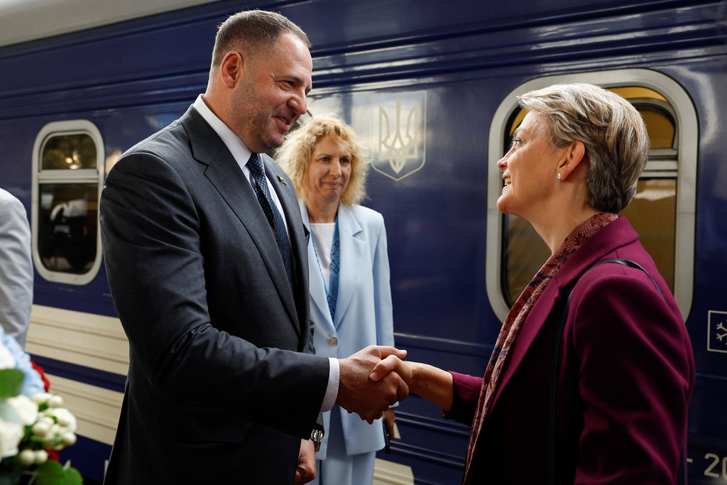 Zelensky under heavy pressure to fire 'co-president' Andriy Yermak