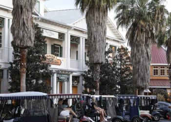 Florida Christians win $70K over anonymous complaint against tiny cross displayed in their yard