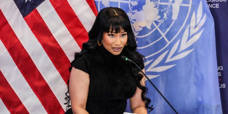 Nicki Minaj stuns Hollywood by praising Trump