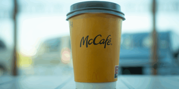Unhinged female accused of tossing hot coffee on McDonald's manager finally appears before judge