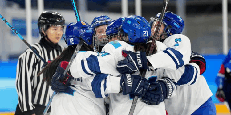 Male players take over women's hockey in Minnesota — one team has 4 men
