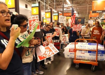 Anti-ICE activists hold Home Depot business operations hostage with disruptive ice-scraper stunt