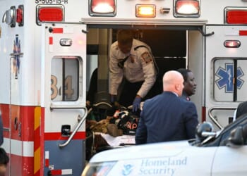 2 National Guard troops shot near White House; suspect is in custody