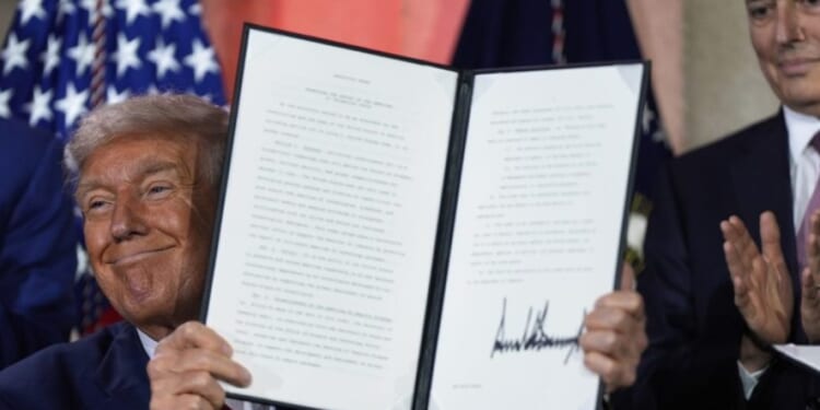 AI regulation ban eludes White House despite defense bill push