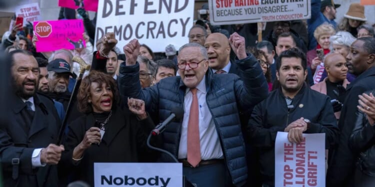 Byron York suggests government shutdown left Democratic Party in 'civil war'