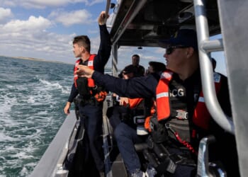 Coast Guard offloads record amount of narcotics seized in Pacific