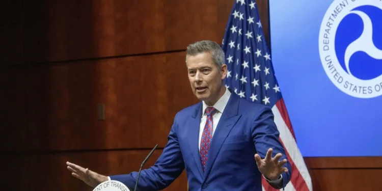 Duffy says shutdown air travel headaches to 'live on' after government reopens