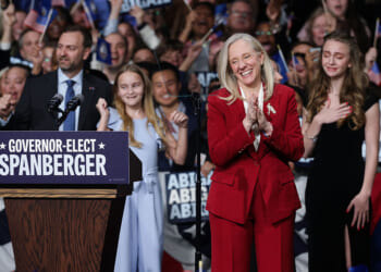 Federal workers of the world, unite