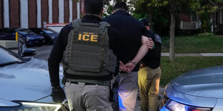 Historic decline in working-age immigrants in just six months