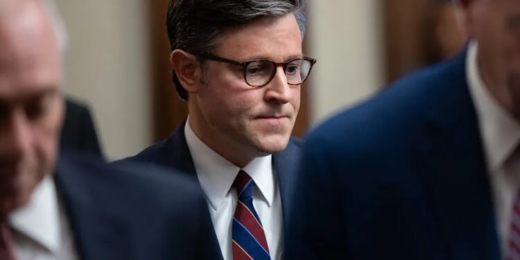 House looks to remove provision allowing senators to sue government