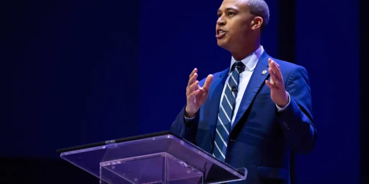Jay Jones joins Barack Obama rally in Virginia