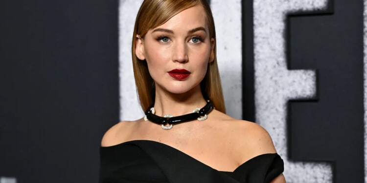 Joe Concha applauds Jennifer Lawrence for realizing 'no one cares' about her political views