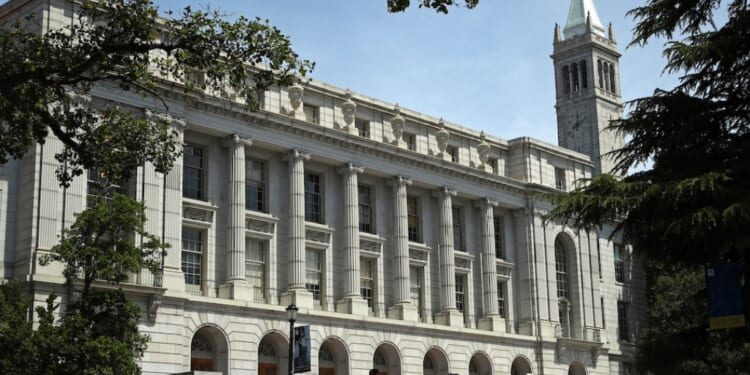 Judge blocks feds from freezing California education funding