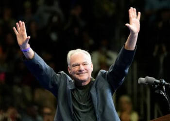 Kaine dismisses criticism from Democrats on shutdown vote