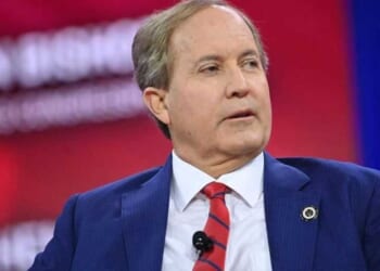 Liberals rejoice after Clinton judge blocks Texas law requiring 10 Commandments in schools