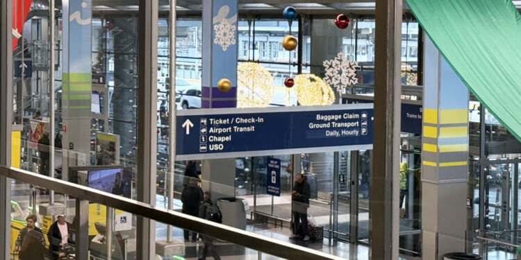 Major Chicago snow storm expected to disrupt post-holiday air travel