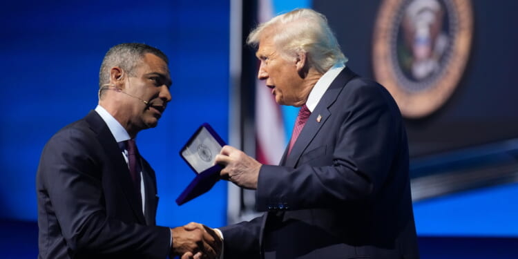 Miami mayor gifts Trump key to the city