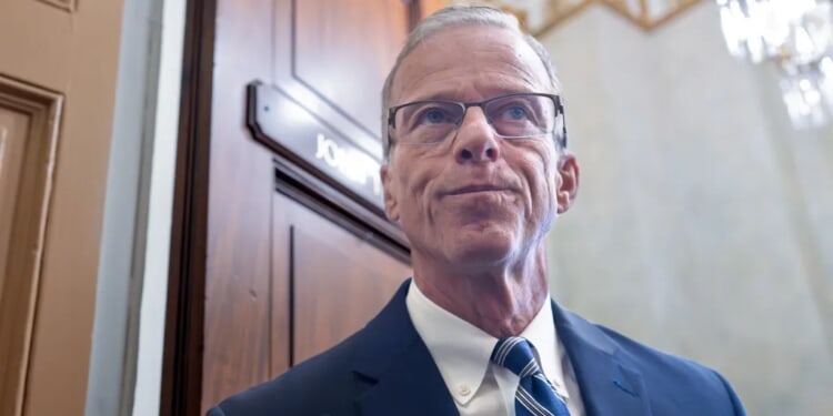 Republicans risk Obamacare paralysis with renewed healthcare debate