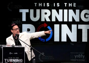 Rob Schneider recalls De Niro clash over Trump, urges kindness as Berkeley protest erupts