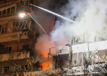 Russian attacks kill 3 as diplomatic efforts to end the war in Ukraine gain momentum