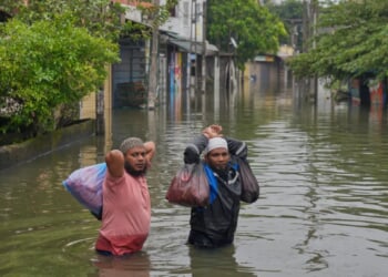 Thai prime minister acknowledges flood response failures as death toll rises to 162