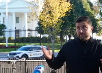 Top Ukrainian officials head to US to discuss ending war