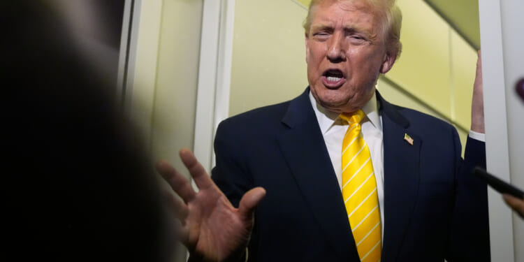 Trump rips Indiana Republicans for abandoning redistricting effort