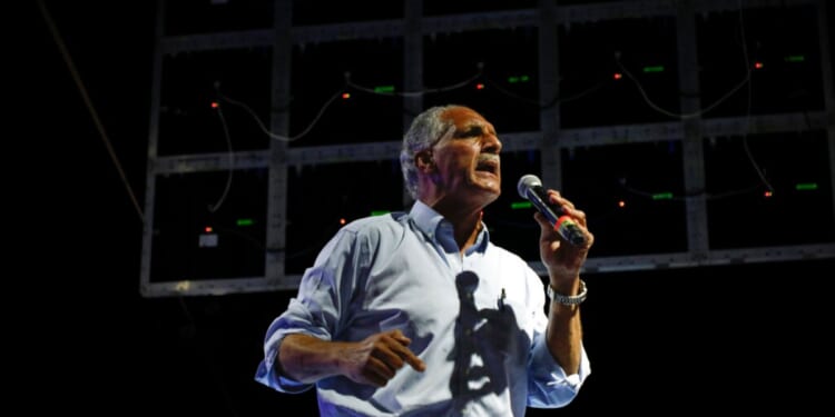 Trump suggests Venezuela looking to rig Honduran elections