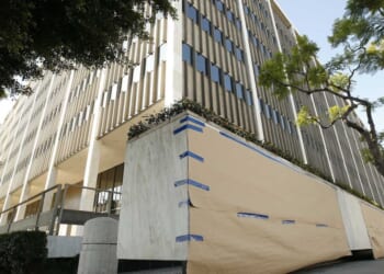 Man flings Molotov cocktails at federal building while yelling 'anti-ICE' comments, feds say