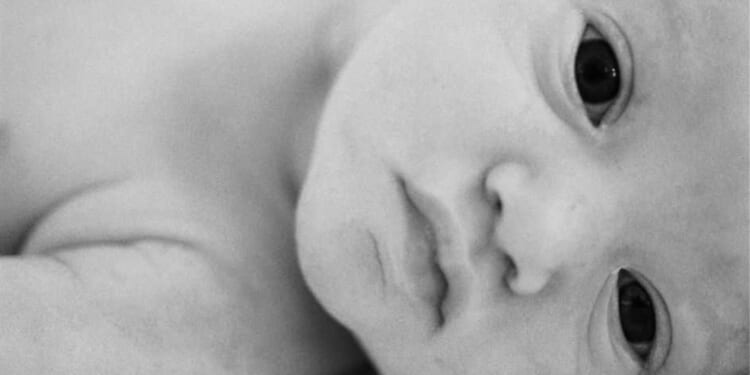 Life hack: Look into the eyes of a newborn baby
