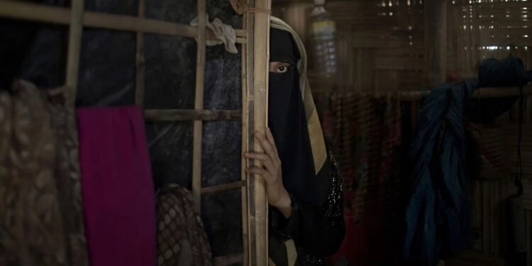 Iranian Matchmaking Platform Lets Parents Sign Up Girls as Young as 13 for Marriage