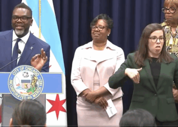 Chicago Mayor to Shut Down Govt Over Taxing Companies for Hiring People